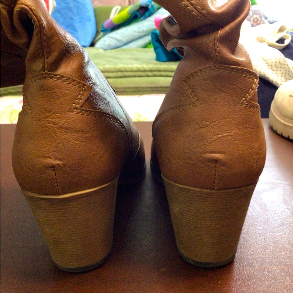 Charles Albert short tan western style boot with heel size 9 - Picture 5 of 12